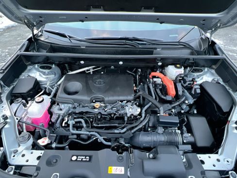 Used 2024 Toyota RAV4 LE image 32