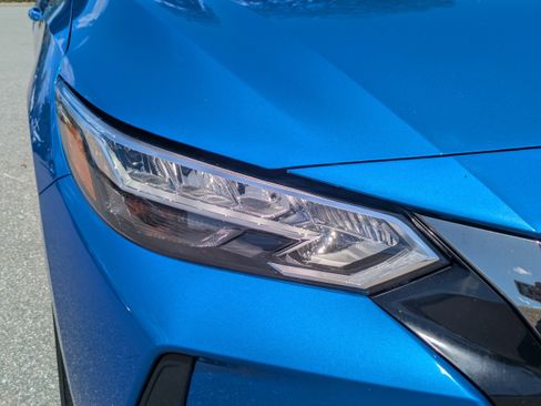 Certified 2023 Nissan Sentra SR w/ Electronics Package FWD image 10