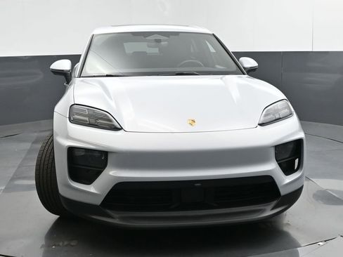 Used 2024 Porsche Macan 4 Electric w/ Premium Package image 8