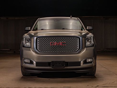 Used 2017 GMC Yukon Denali w/ Open Road Package AWD/4WD image 2