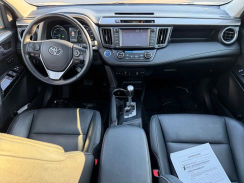 Used 2016 Toyota RAV4 Limited image 11