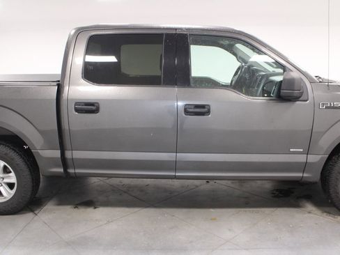 Used 2016 Ford F150 XLT image 11