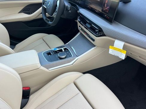 Used 2025 BMW i4 eDrive40 w/ Premium Package RWD image 28