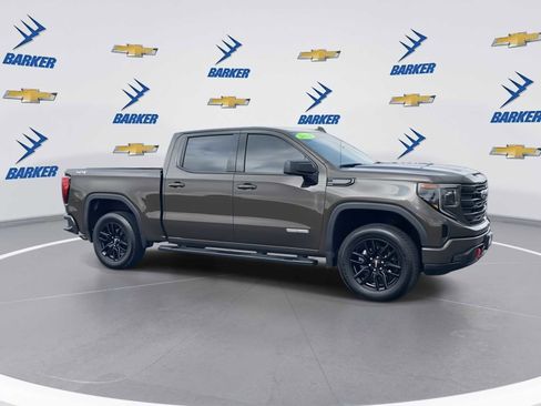 Used 2024 GMC Sierra 1500 Elevation image 2