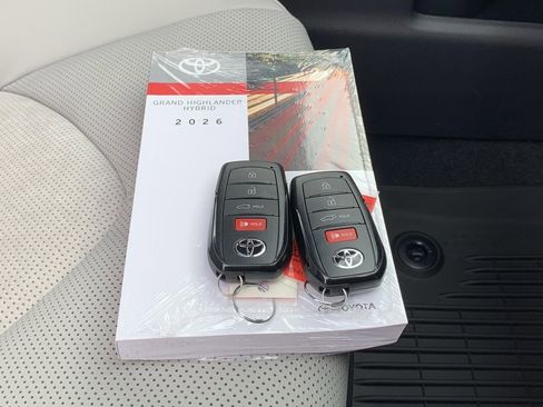 New 2026 Toyota Grand Highlander MAX Platinum image 9