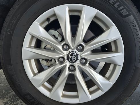 Used 2024 Toyota Corolla Cross LE image 33