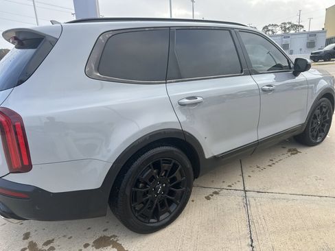 Used 2022 Kia Telluride SX w/ SX Prestige Package image 13