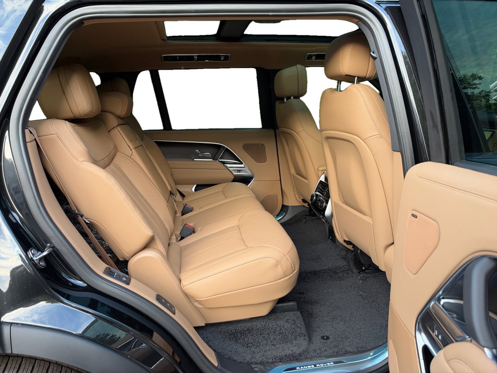 New 2027 Land Rover Range Rover Long Wheelbase SE AWD/4WD image 20