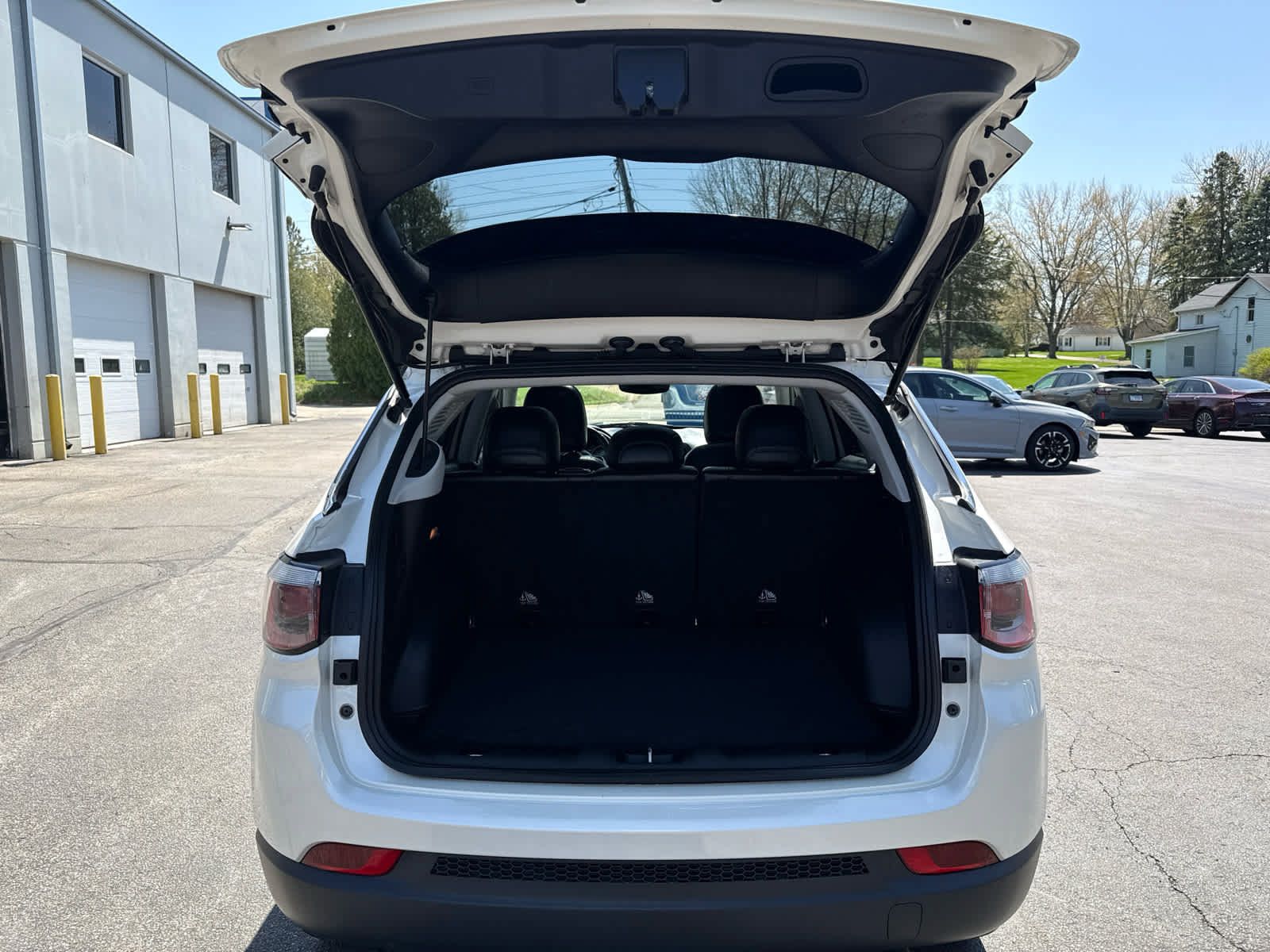 Used 2018 Jeep Compass Limited w/ Navigation Group AWD/4WD image 15