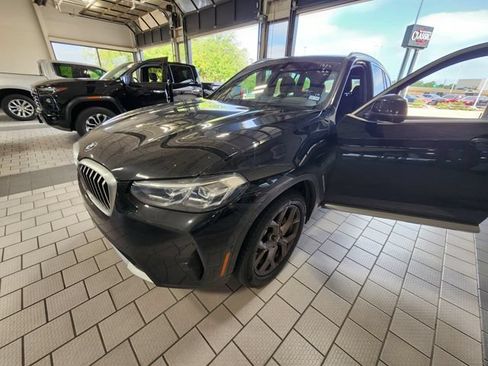 Used 2024 BMW X3 xDrive30i w/ Premium Package w/ZPA AWD/4WD image 3