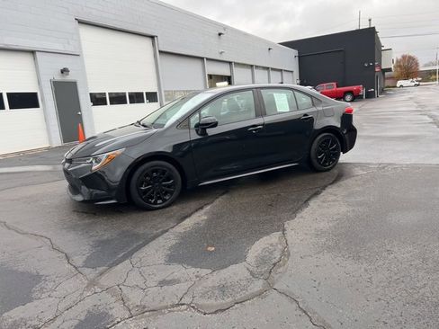 Used 2022 Toyota Corolla LE image 17
