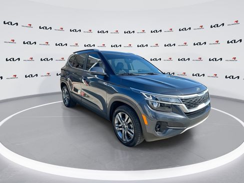 Certified 2021 Kia Seltos S FWD image 2
