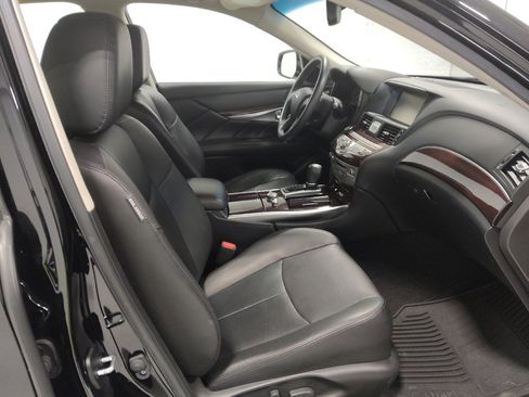 Used 2017 INFINITI Q70 3.7 image 21