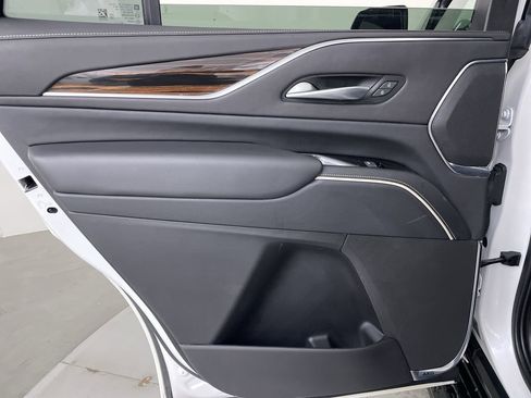 Used 2023 Cadillac Escalade Premium Luxury image 19