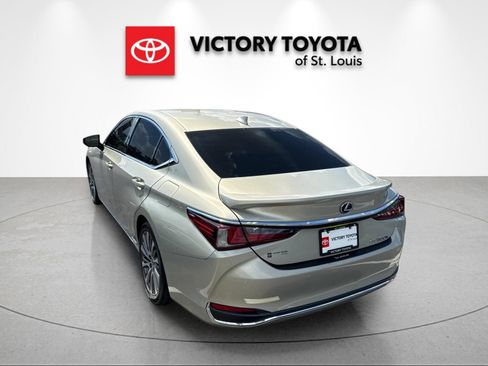 Used 2021 Lexus ES 300h w/ Premium Package FWD image 5