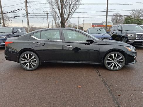 Used 2019 Nissan Altima 2.5 Platinum image 7