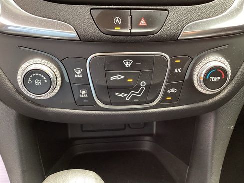 Used 2022 Chevrolet Equinox LT AWD/4WD image 21