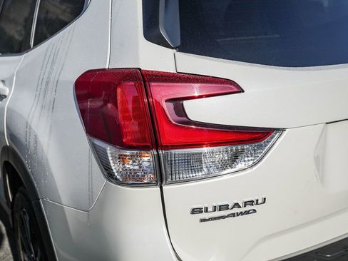 Used 2019 Subaru Forester Limited image 9