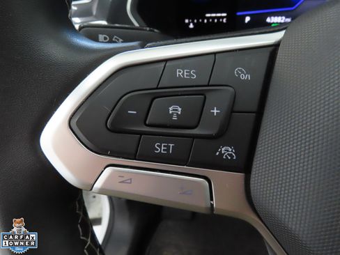 Used 2022 Volkswagen Tiguan SE FWD image 14