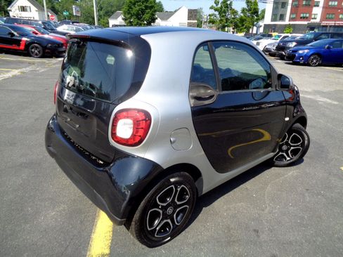 Used 2016 smart fortwo passion image 2