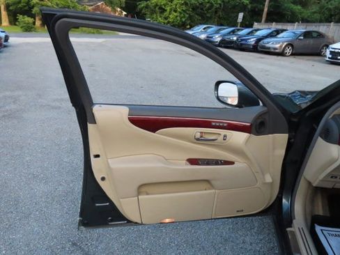 Used 2008 Lexus LS 460 image 16