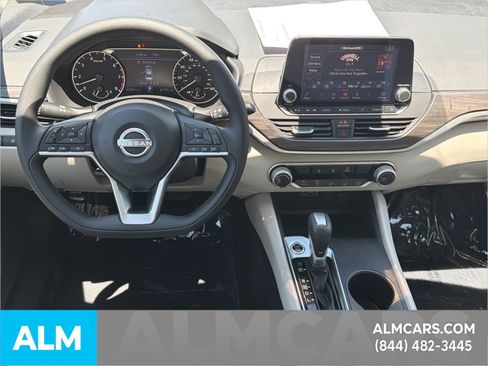 Used 2025 Nissan Altima 2.5 SV FWD image 26