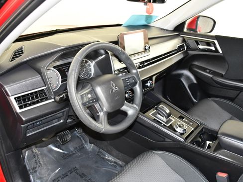 Used 2024 Mitsubishi Outlander ES AWD/4WD image 34