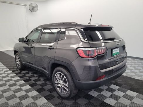 Used 2018 Jeep Compass Latitude FWD image 5