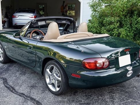 Used 2001 MAZDA MX-5 Miata RWD image 6