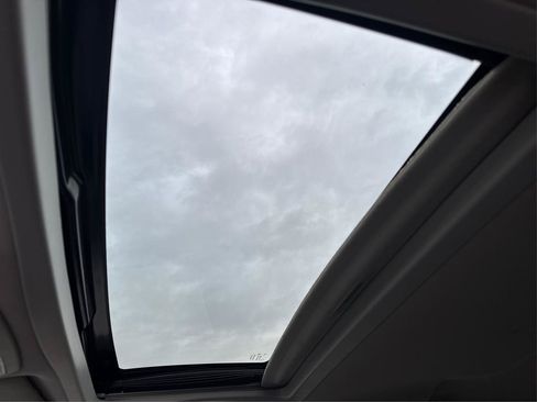 Used 2019 Toyota Sienna XLE FWD image 16