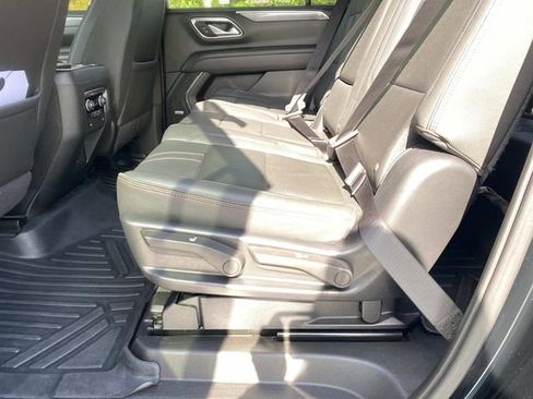 Used 2023 Chevrolet Suburban RST AWD/4WD image 16