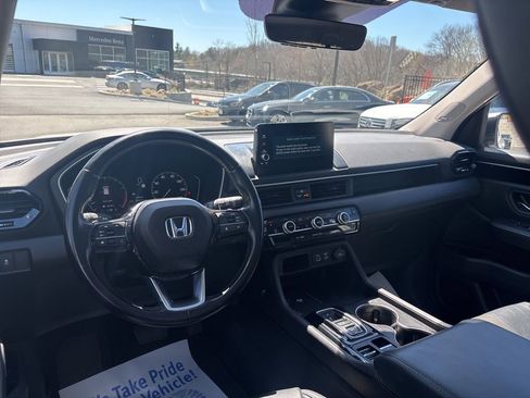 Used 2023 Honda Pilot Touring image 10