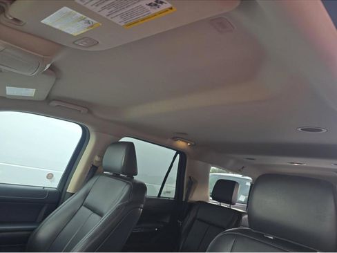 Used 2024 Ford Expedition Max XLT image 17