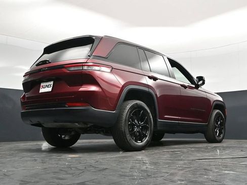 Used 2025 Jeep Grand Cherokee Altitude AWD/4WD image 60