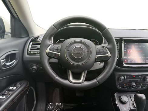 Used 2018 Jeep Compass Limited AWD/4WD image 12
