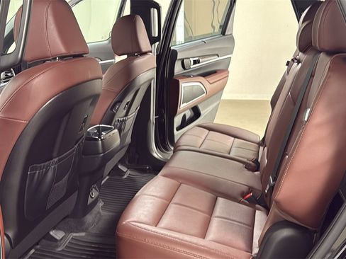 Used 2025 Kia Telluride SX image 15