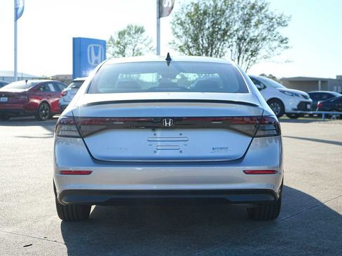 Used 2025 Honda Accord Sport image 5