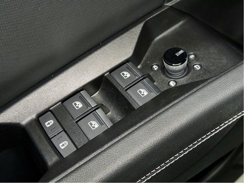 Used 2024 Audi Q4 e-tron Premium Plus image 7