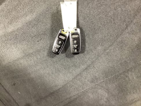 Used 2019 Audi Q8 Prestige w/ Year 1 Package image 32