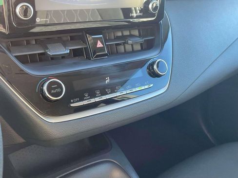 Used 2022 Toyota Corolla LE image 27