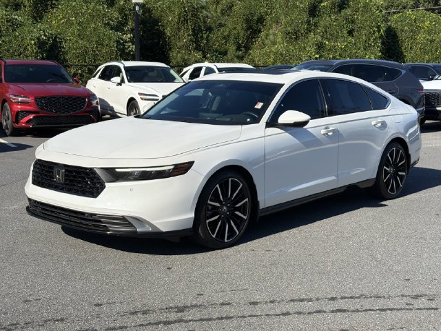 Used 2023 Honda Accord Touring image 3