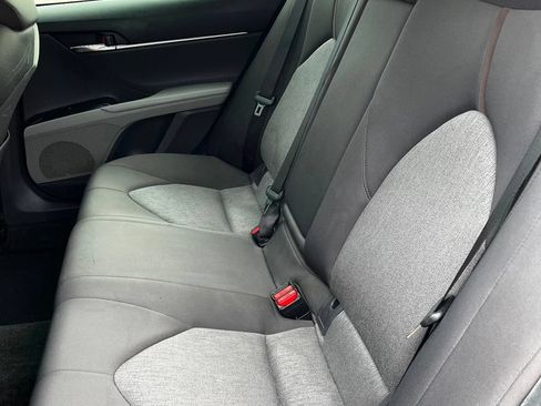 Used 2018 Toyota Camry LE FWD image 15