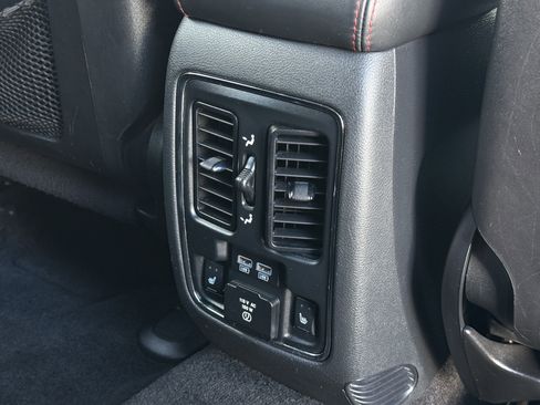 Used 2015 Dodge Durango R/T w/ Premium Nappa Leather Group image 32