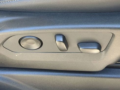 Used 2024 Chevrolet Suburban LT image 44