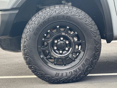 Used 2025 GMC Sierra 1500 AT4X w/ AT4X AEV Edition image 37