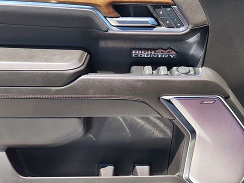 Used 2024 Chevrolet Silverado 1500 High Country w/ Technology Package AWD/4WD image 23