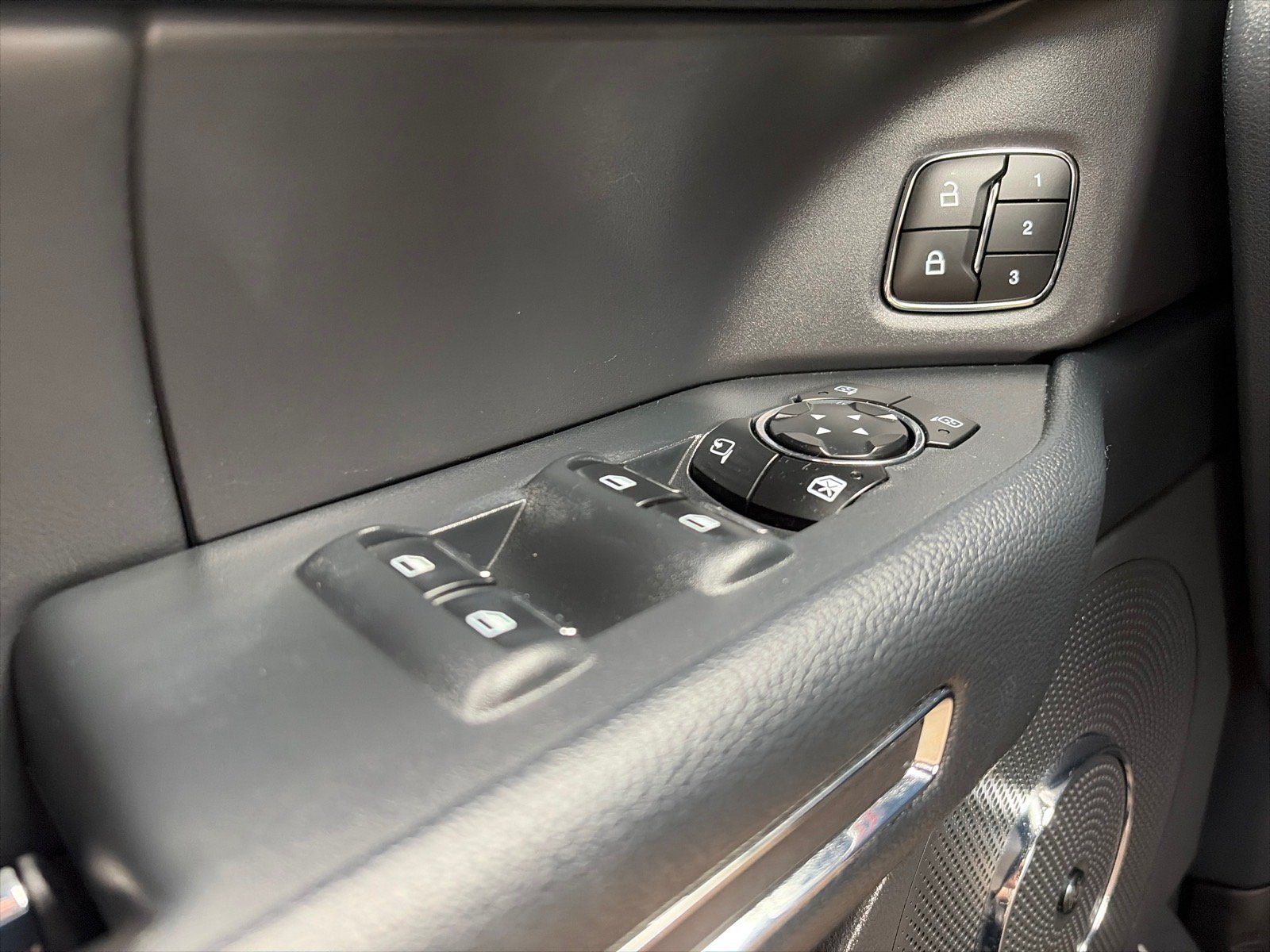 Used 2023 Ford Expedition Limited AWD/4WD image 30
