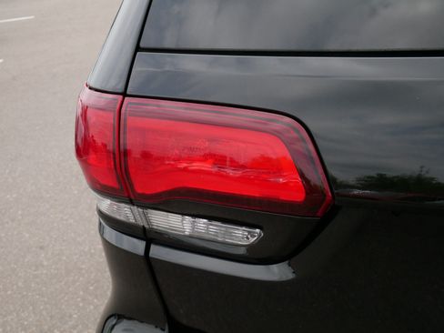 Used 2021 Jeep Grand Cherokee Limited X AWD/4WD image 17