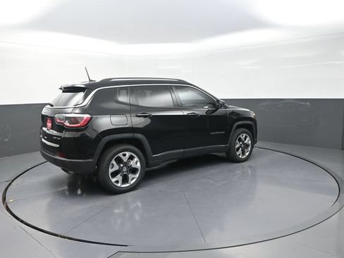 Used 2018 Jeep Compass Limited w/ Navigation Group AWD/4WD image 9