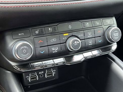 Used 2023 Dodge Durango GT AWD/4WD image 35